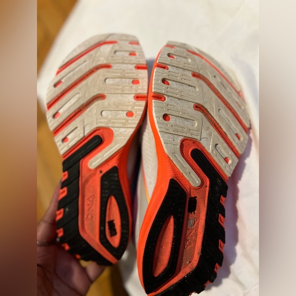 Brooks Launch 10 White Fiery Coral Shoes Sneakers Women’s 7.5 Running Walking - Picture 3 of 6